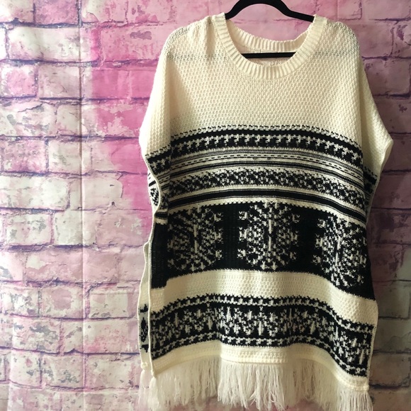 aztec print poncho - Picture 1 of 2